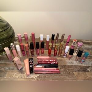 Lot Of 39 Ulta,Chanel, Sacheu,Buxom,Milani,NYX Lipsticks,Glosses,Stains & Liners